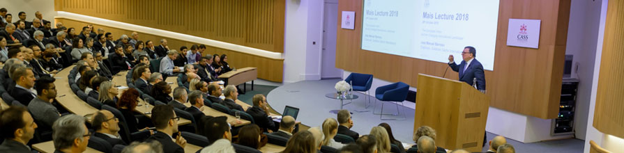 José Manuel Barroso at lecturn delivering the Mais Lecture at Cass