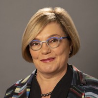 Portrait of Professor Paula Jarzabkowski